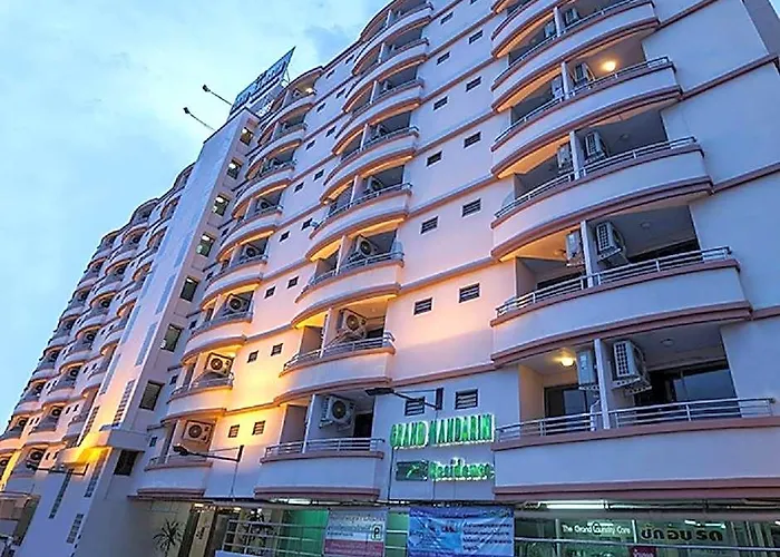 Wongcharearn Mansion 3*