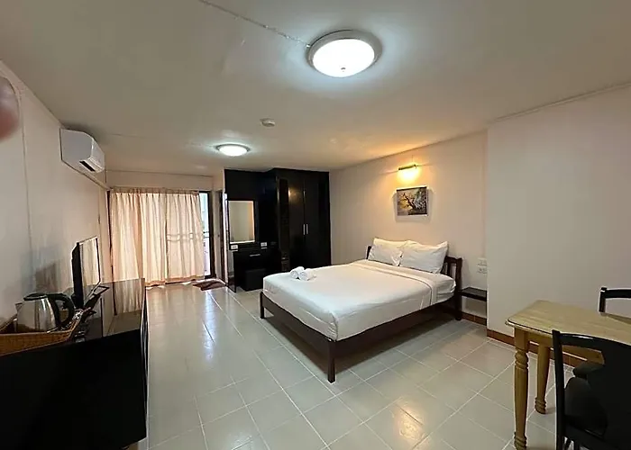Wongcharearn Mansion 3*
