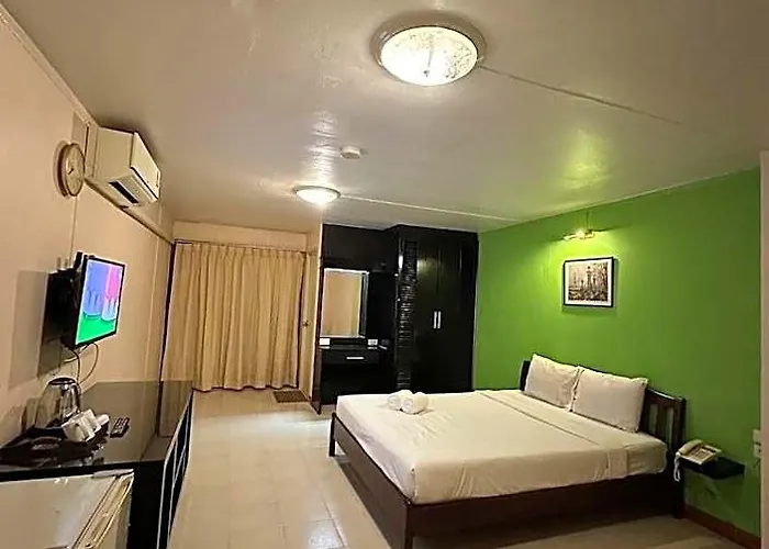 Wongcharearn Mansion Hotel 3*