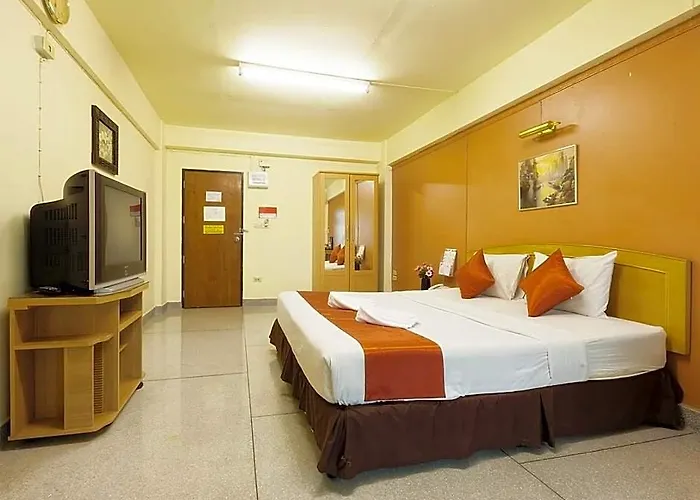 Wongcharearn Mansion Hotel 3*